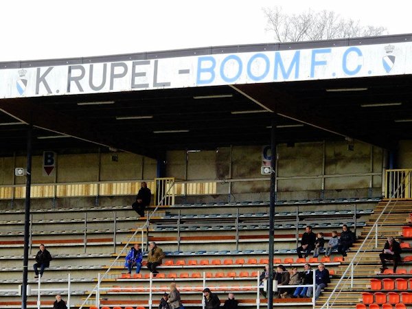 Gemeentelijk Parkstadion - Boom