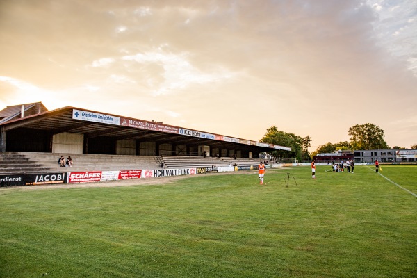 Südstadion im Sportzentrum Am Hegelsberg - Griesheim