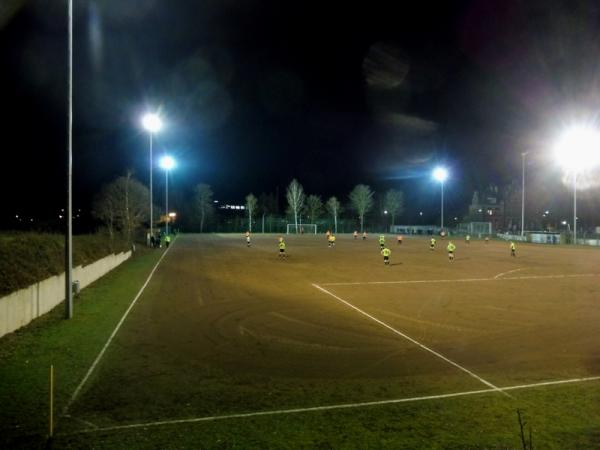 Vulkanstadion Nebenplatz - Kruft