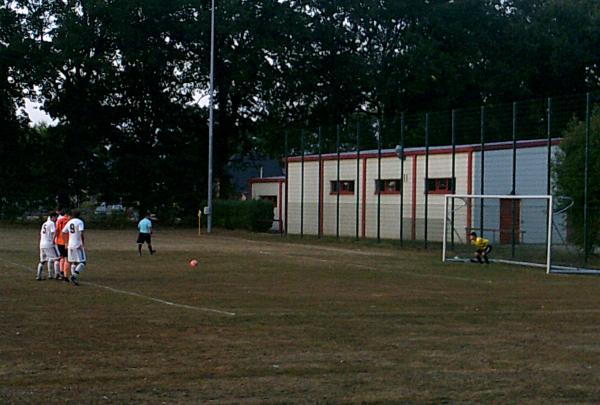 Sportanlage Schulstraße B-Platz - Nützen