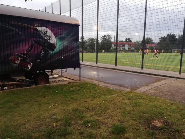 Sportplatz Lippstädter Straße - Berlin-Lichterfelde