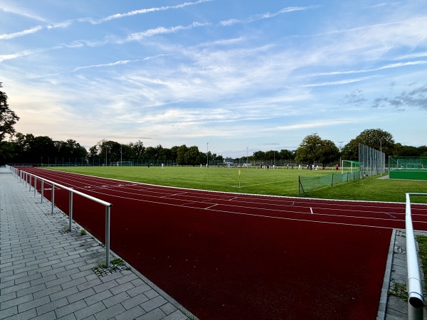 Bezirkssportanlage Surheimer Weg - München-Sendling