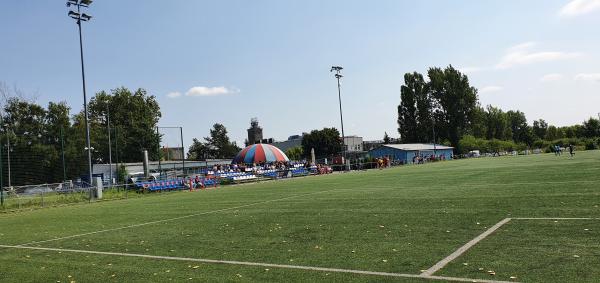 Boiska Polfy Tarchomin obok - Warszawa