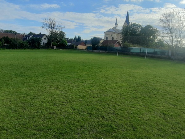 Fotbalové hřiště Dolní Hbity - Dolní Hbity