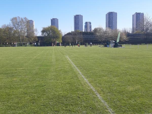 Carville Hall Park North - Brentford, Greater London