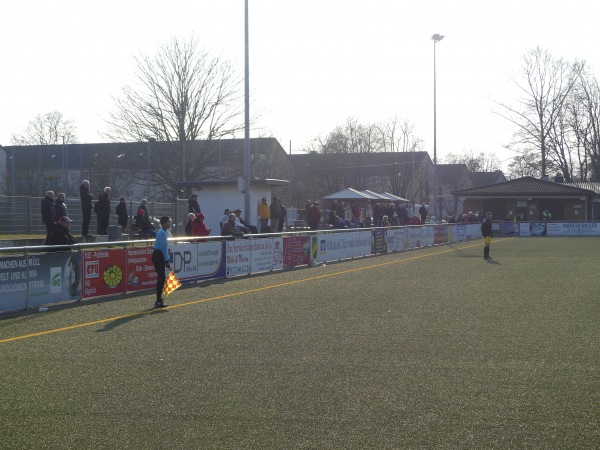Sportplatz Roggendorfstraße - Köln-Flittard