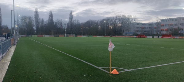 Sportpark Middenmeer veld 20-Zeeburgia veld 1 - Amsterdam