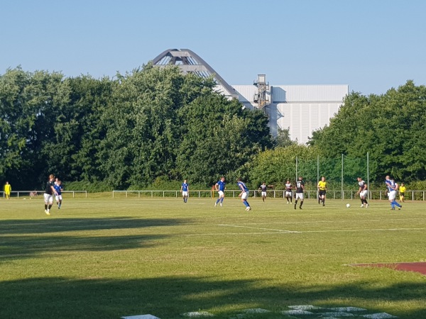 Lufthansa-Sportplatz - Hamburg-Groß Borstel