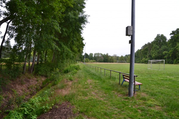 Sportplatz am Dorfgemeinschaftspark - Gifhorn-Neubokel