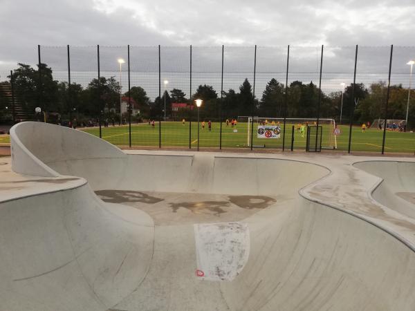 Sportplatz Lippstädter Straße - Berlin-Lichterfelde