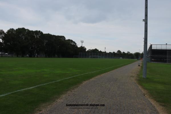 Bezirkssportanlage NeckarPark - Mercedesstraße Platz 4 - Stuttgart-Bad Cannstatt