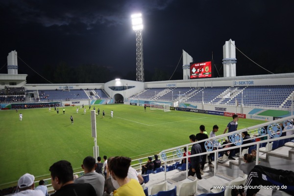 Lokomotiv stadioni - Toshkent (Tashkent)