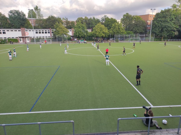 Sportplatz Meerweinstraße - Hamburg-Barmbek