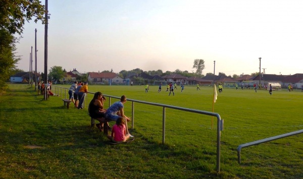 Bőnyi focipálya - Bőny