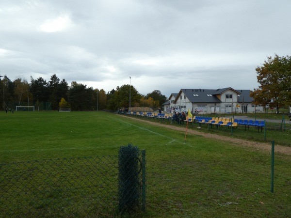 Boisko w Brzeźnicy - Brzeźnica