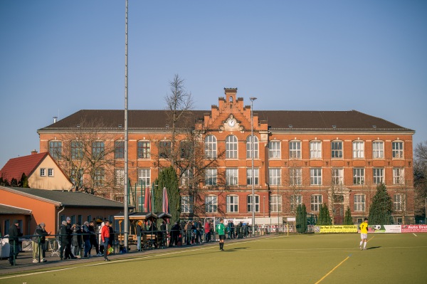 Sportplatz Hebbelstraße - Dresden-Cotta
