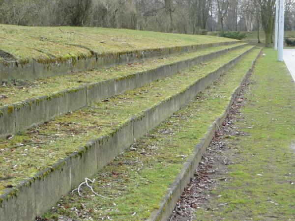 Roter Platz im Ostparkstadion - Frankenthal/Pfalz