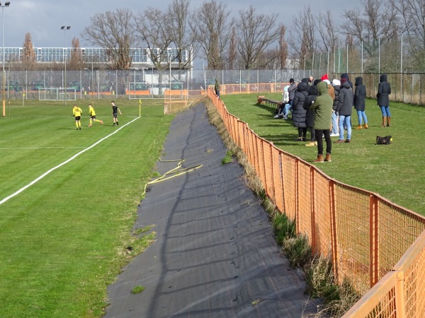 Walter-Lutze-Stadion Nebenplatz - Schkeuditz