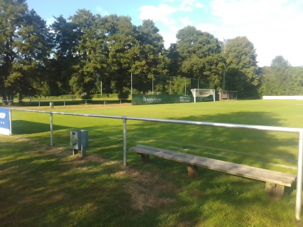 Sportplatz im alten Dorf - Ottersberg-Fischerhude