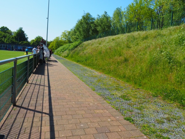 Bernd-Kurzrock-Sportanlage - Solingen-Wald