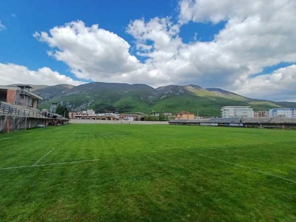 Stadiumi Demush Mavraj - Istok