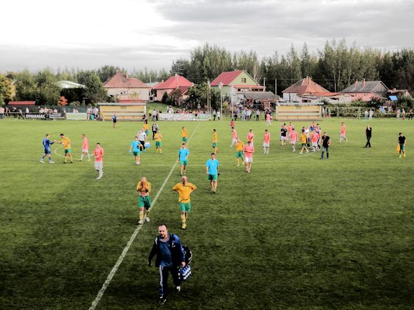 Štadión TJ Družstevník Vrakúň - Vrakúň