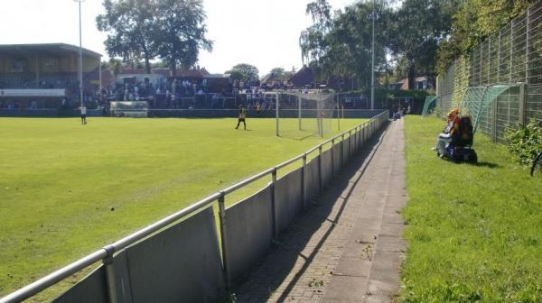 Dorotheen-Kampfbahn der Bezirkssportanlage Lohberg - Dinslaken-Lohberg