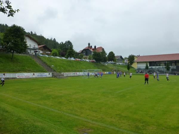 Sportplatz an der Grundschule - Büchlberg