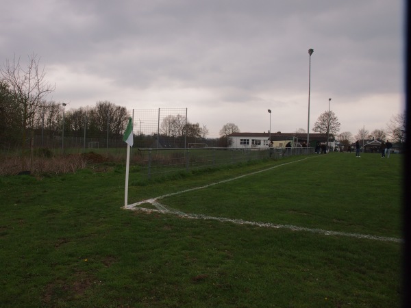 Sportanlage Am Weinberg - Soest-Ostönnen