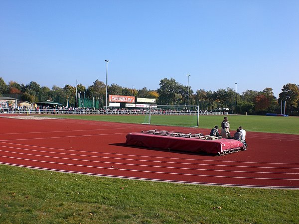 Fritz-Lesch-Sportplatz - Berlin-Adlershof