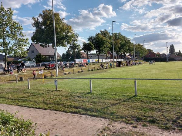 Fußballanlage - Treffpunkt Rot-Weiß - Arneburg