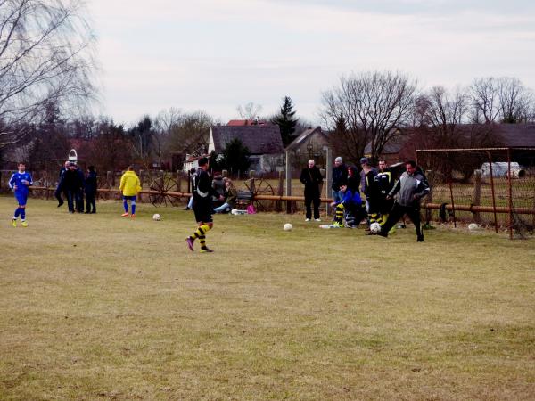 Sportplatz an der Schule - Schenkendöbern-Bärenklau