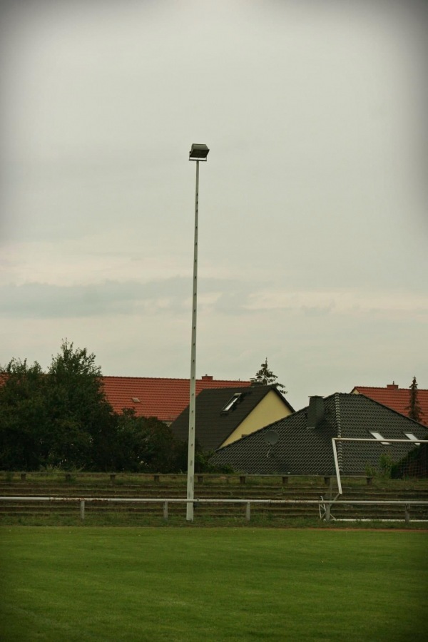 Aufbau-Sportplatz - Eisenhüttenstadt