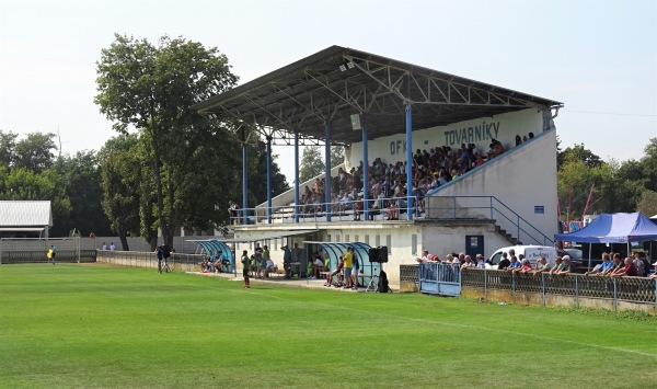 Futbalové ihrisko Tovarníky - Tovarníky