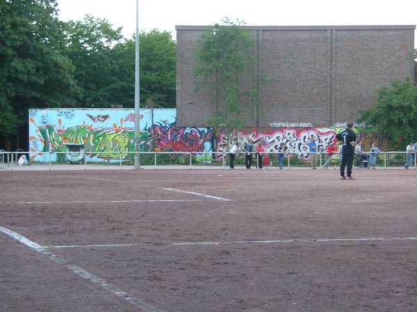 Sportplatz Meerweinstraße (alt) - Hamburg-Barmbek