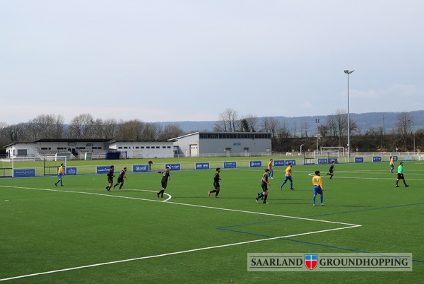 Stade des Carrières terrain synthétique - Hettange-Grande