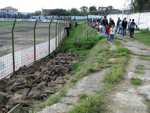 Stadiumi Shkumbin - Peqin