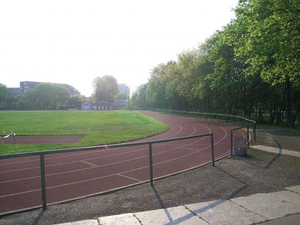Hanne-Sobek-Sportanlage Platz 2 - Berlin-Wedding