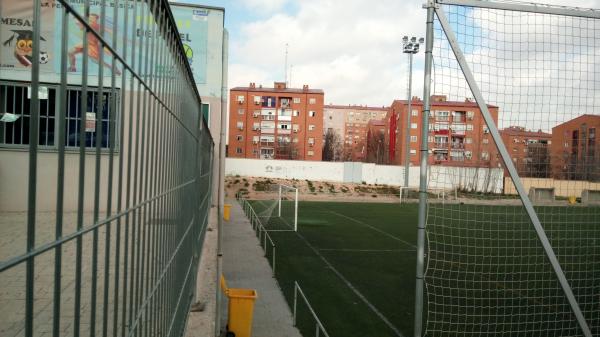 Campo de Fútbol La Perla - Madrid, MD