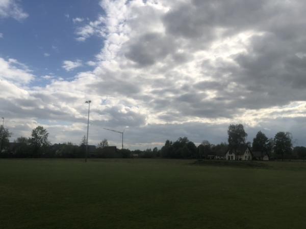 Sportplatz an der Mehrzweckhalle - Delbrück-Sudhagen