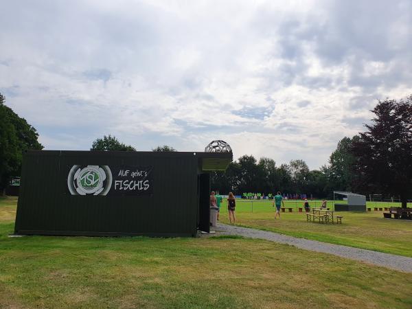 Sportplatz im alten Dorf - Ottersberg-Fischerhude