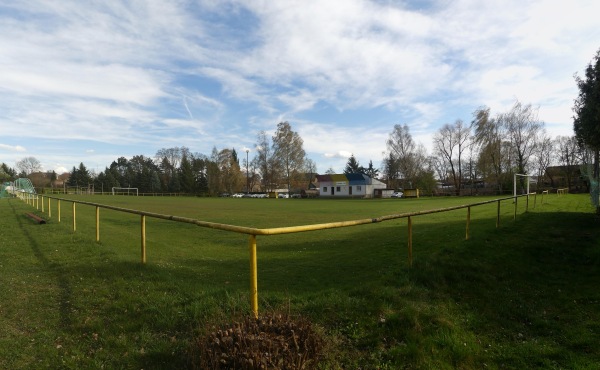 Městský stadion Řečany nad Labem hřiště 2 - Řečany nad Labem