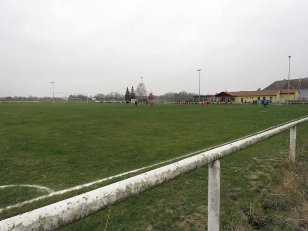 Sportplatz an der B93 - Treben-Serbitz