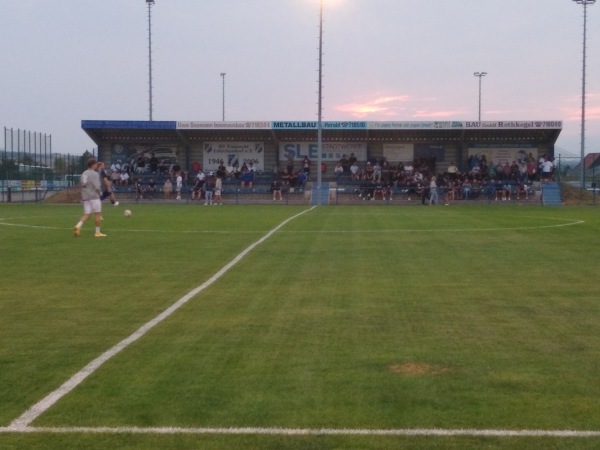 Sportplatz an der B80 - Seegebiet Mansfelder Land-Lüttchendorf