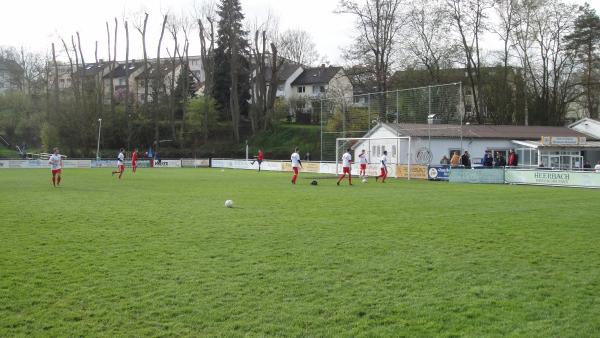 Sportanlage am Nonnenbach - Hösbach-Hösbach-Bahnhof