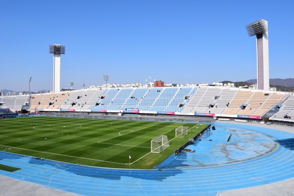 Suwon Stadium - Suwon