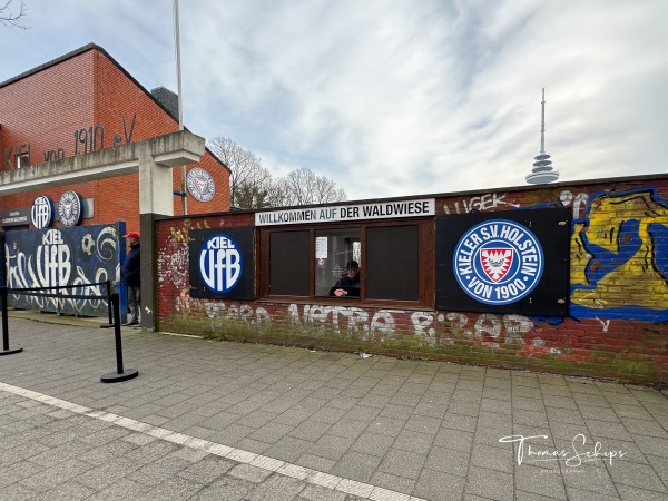 VfB-Sportplatz Waldwiese - Kiel-Gaarden