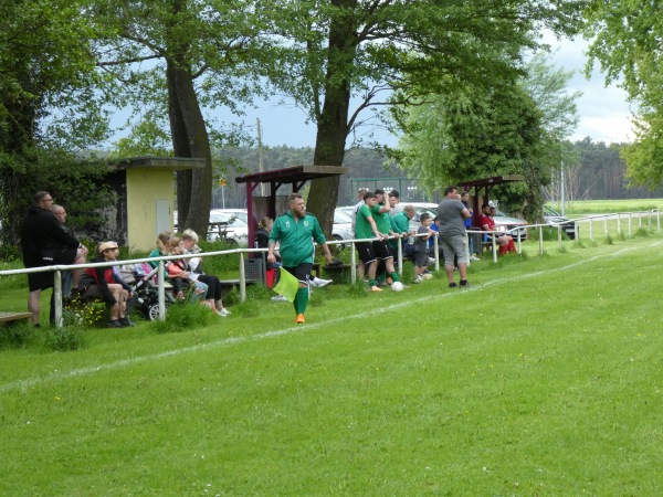 Sportplatz am Schloß - Kasel-Golzig