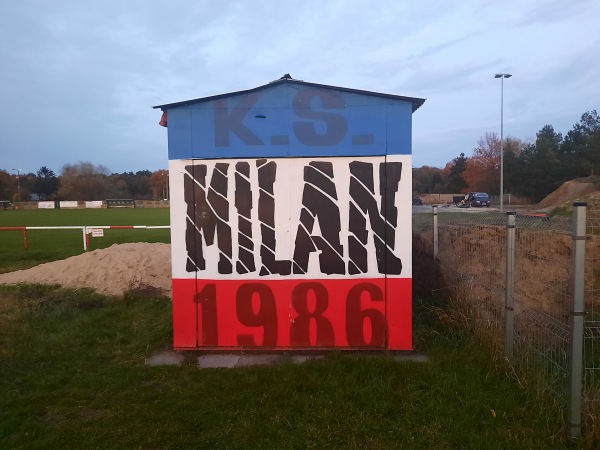 Stadion w Milanówek obok 2 - Milanówek
