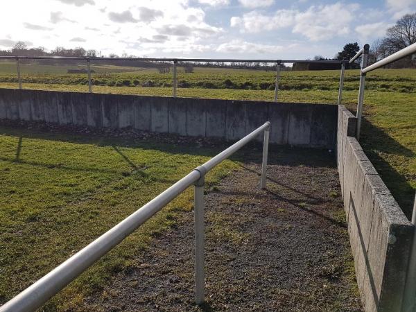 Sportplatz Hahnwiese - Mücke-Groß-Eichen